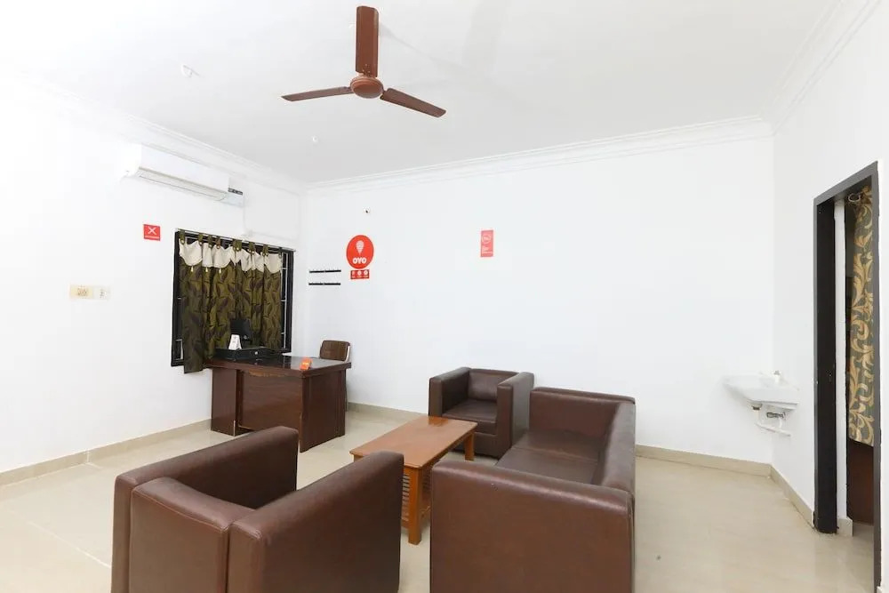 OYO Flagship 15924 Jas Residency