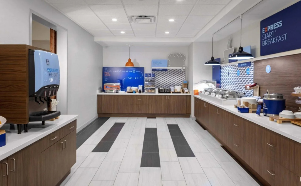 Holiday Inn Express & Suites - Madison by IHG
