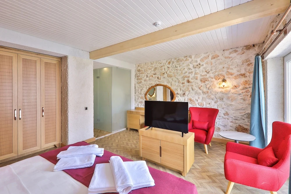 Atalante Hotel