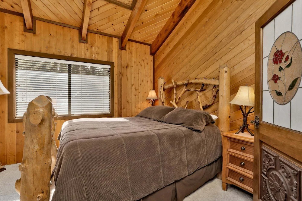 2605-crystal Pines