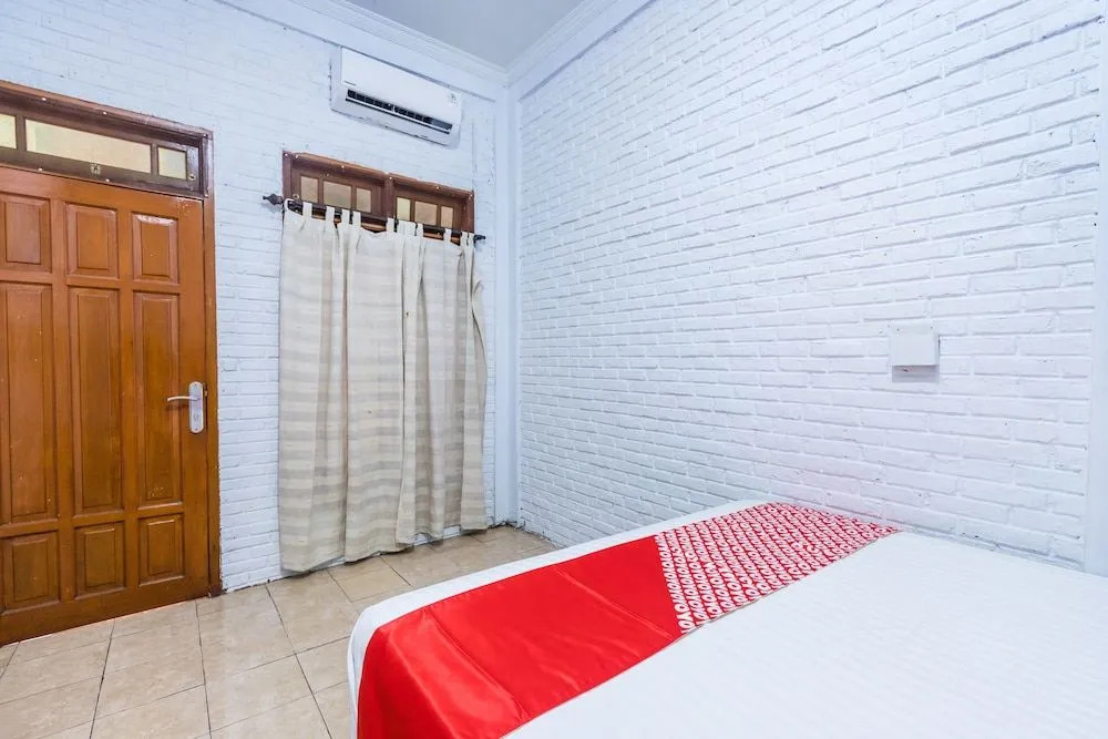 OYO 1424 Guntary Residence
