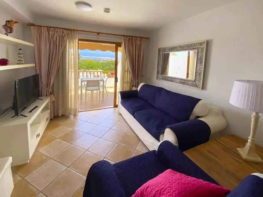 Close to beach with pool & sea views 209