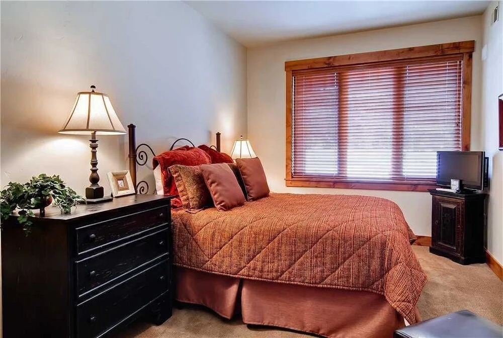5208 Emerald Lodge, Trappeur's Crossing Apartment 4