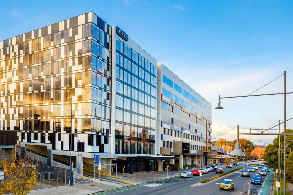 Mantra Albury