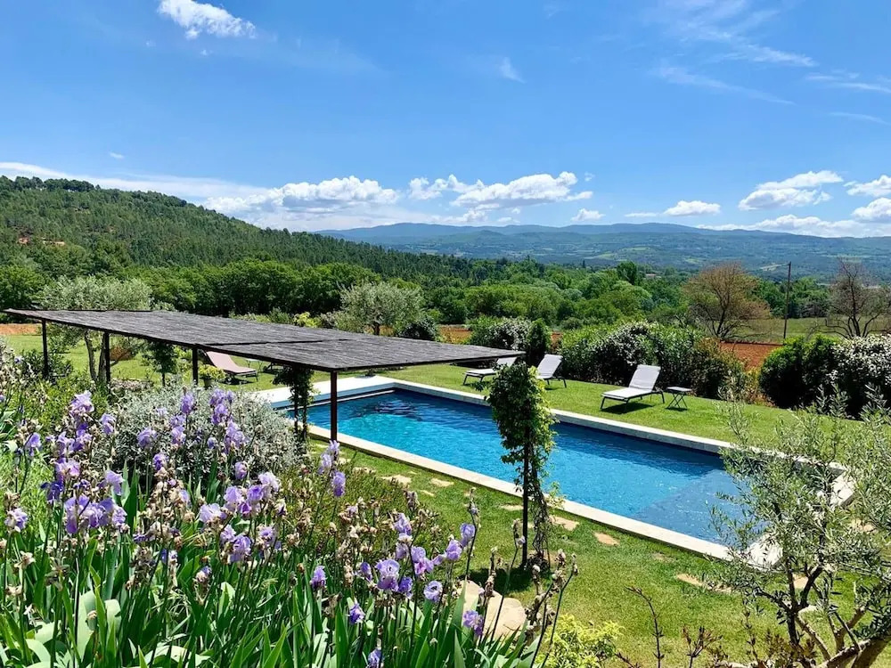 House With 3 Bedrooms in Roussillon, With Wonderful Mountain View, Shared Pool, Enclosed Garden