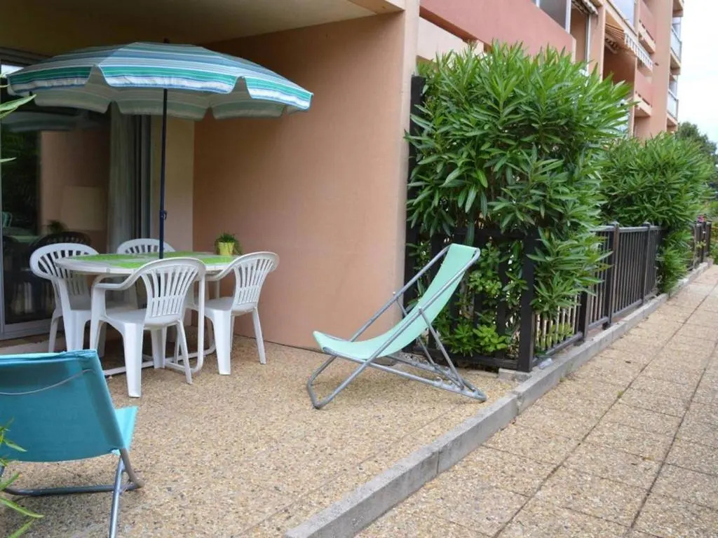 Appartement Bormes-les-Mimosas, 1 pièce, 4 personnes - FR-1-251-320