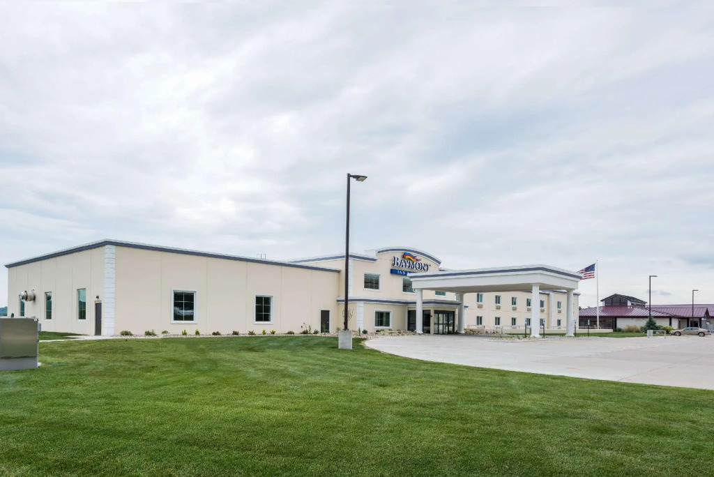 Baymont Inn and Suites - Bellevue