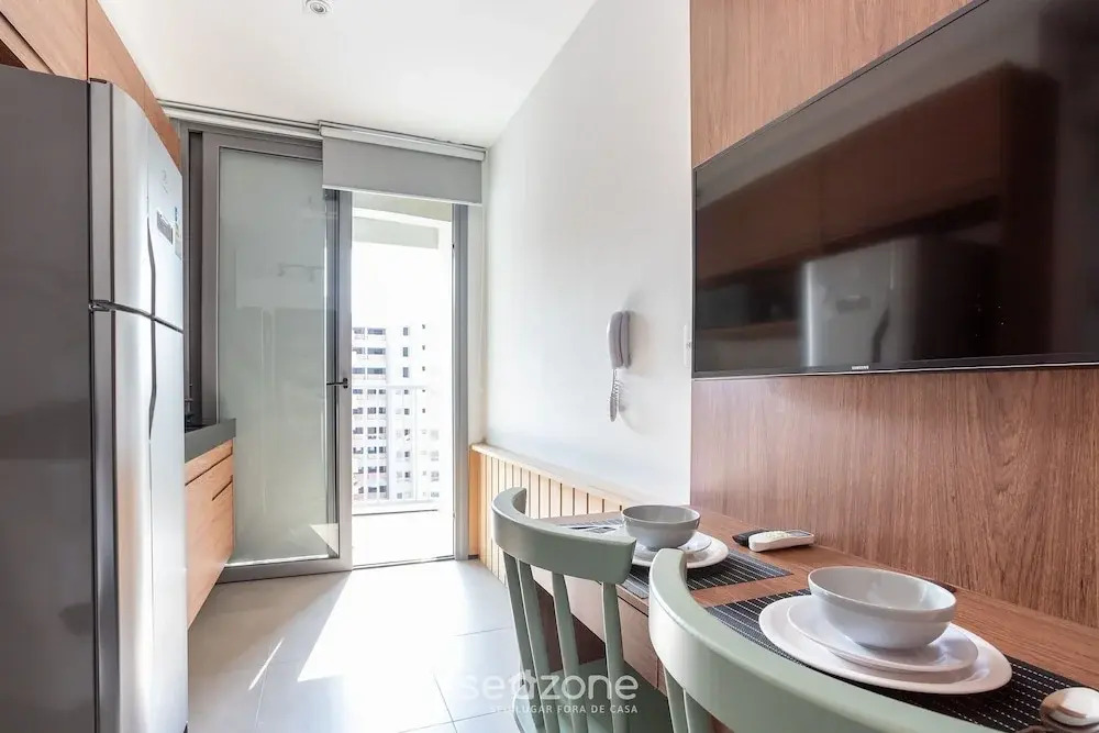 Studio 300m From the Indianopolis Metro Ois1003