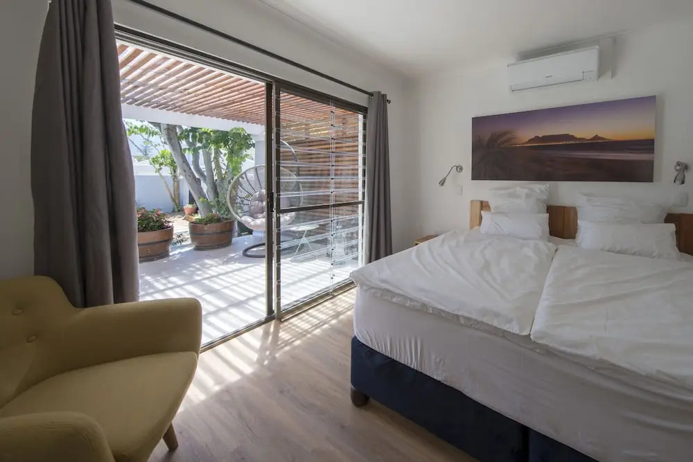 Three-bedroom-holiday-home! Living Area With Open-plan Kitchen. Big Veranda!