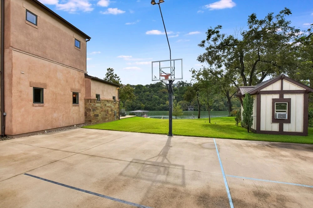Big View Drive Home 7 Bedrooms 6.5 Bathrooms Home