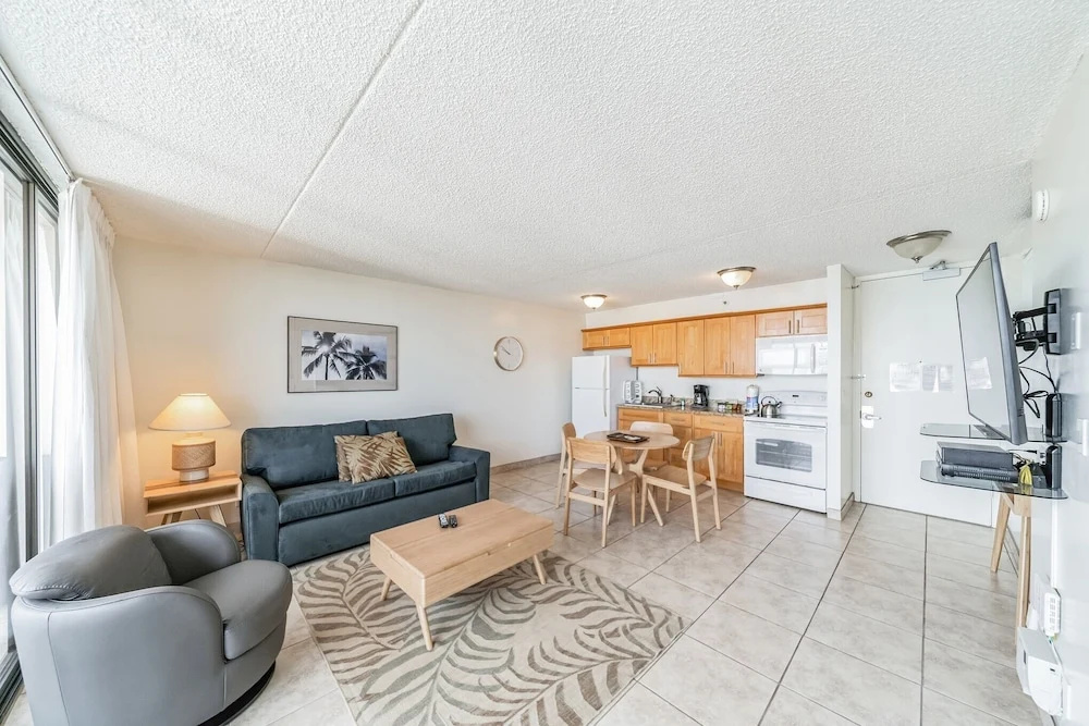 Waikiki Banyan Condo With Panoramic 37th Floor Ocean Views