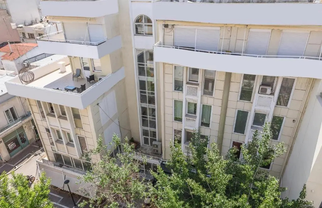 Sergios Apartments 4