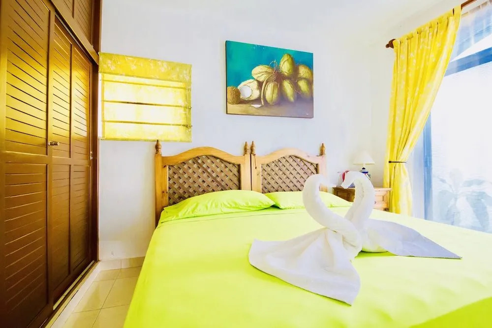 Playacar - Superior Budget Room With Swimming Pool Air Conditioning and Parking