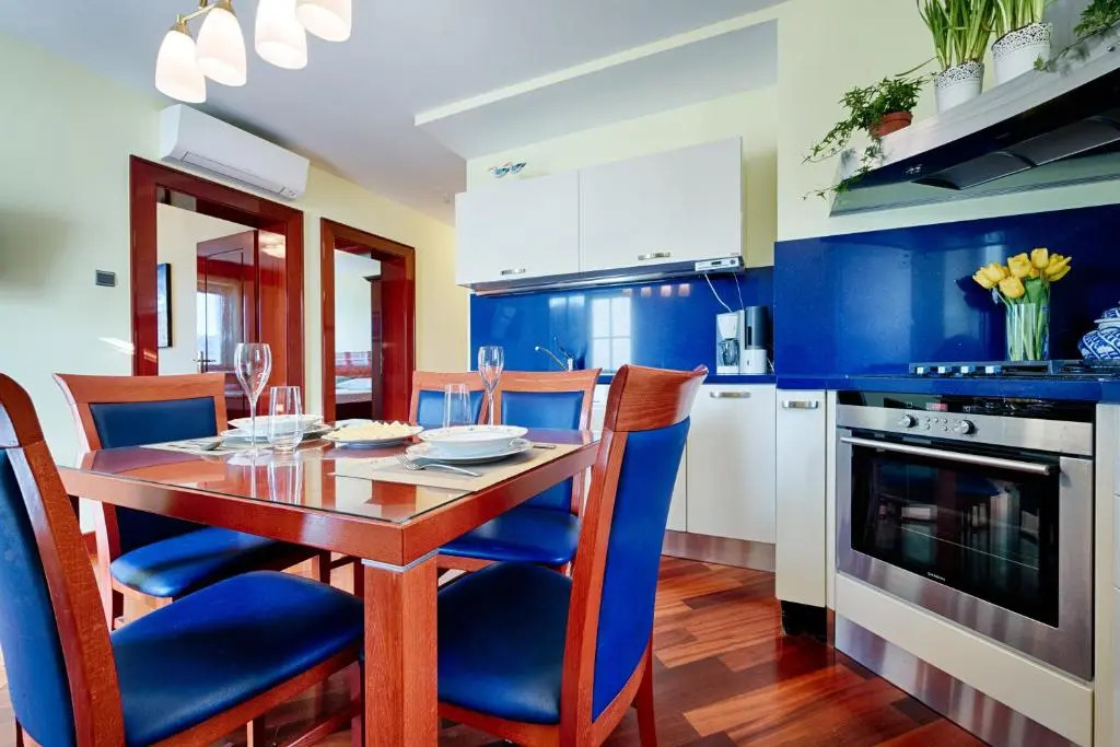 Seafront Apartment For4
