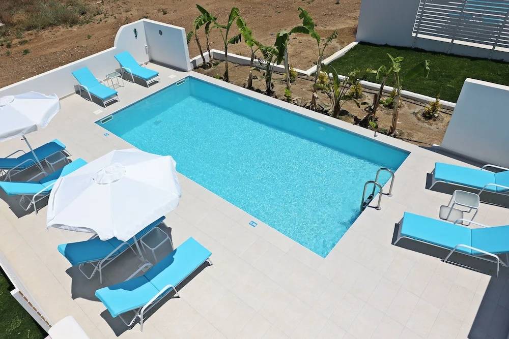 XENOS Villa 5 with a private pool near the sea