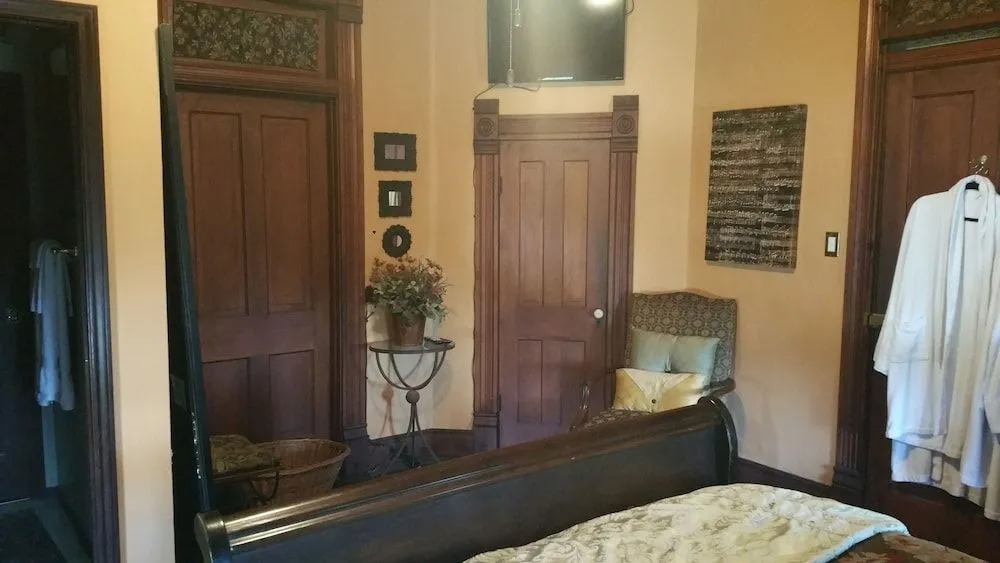 Fig Tree Manor