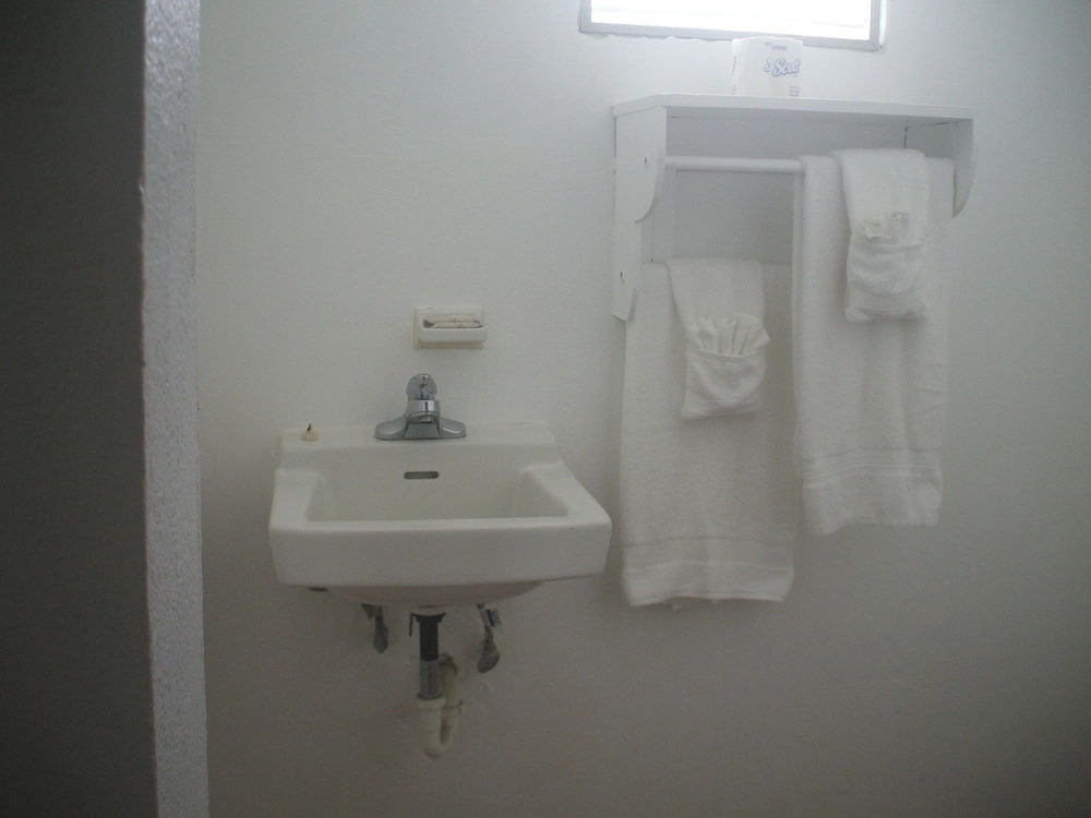 Trade Winds Restaurant & Guest House