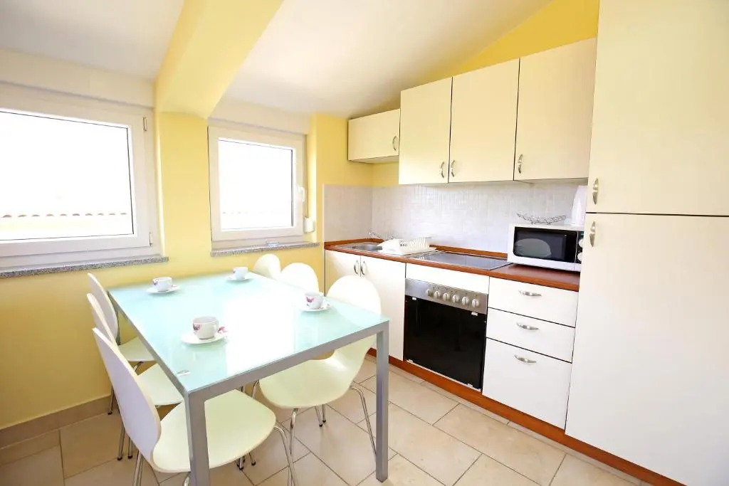 SOLARIS Modern & Comfortable Apartments with Free Private Parking