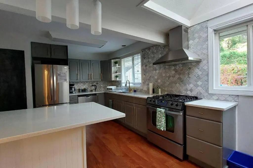A Garden Oasis - 3-Bed Private Home Off Hwy 1