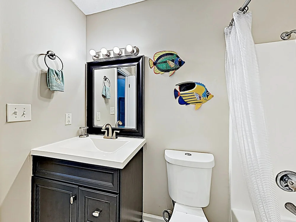 New Listing! Seawalk Condo W/ Pool, Near Beach Condo