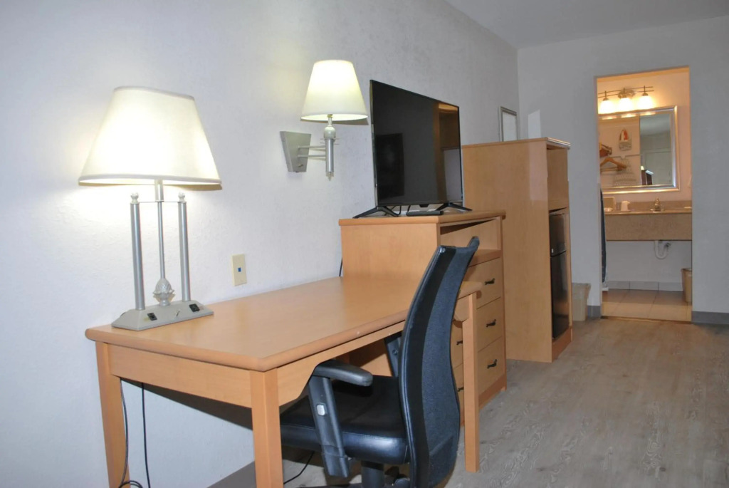 Americas Best Value Inn and Suites DeSoto