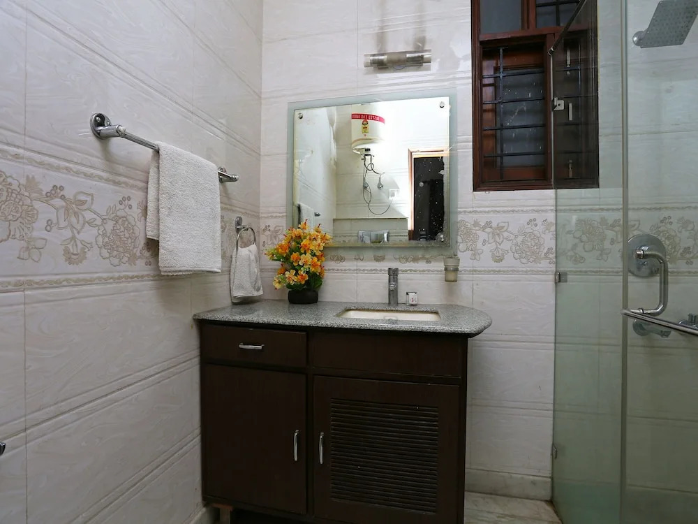 OYO 306 Hotel Staayy Inn