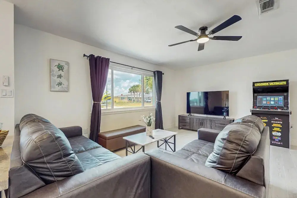 Steps to Sea! Coastal Escape in Fort Walton Beach