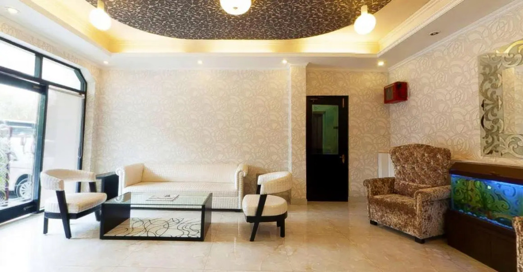Hotels Pitrashish Grand