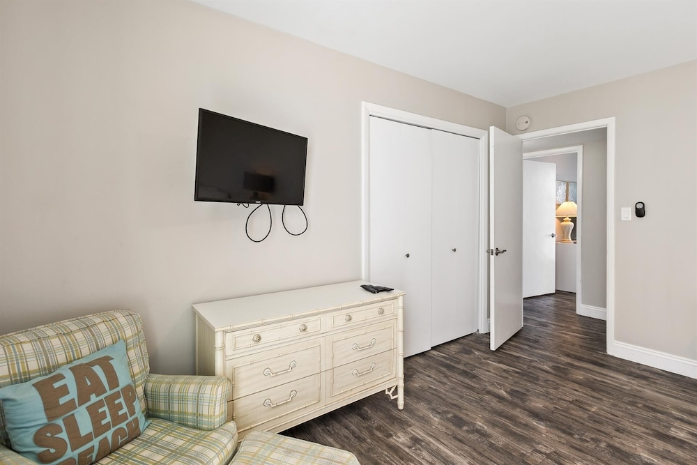 Shoreline Towers 3031 3 Bedroom Condo
