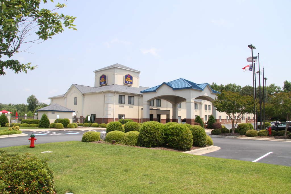 Best Western Plus Suites Greenville