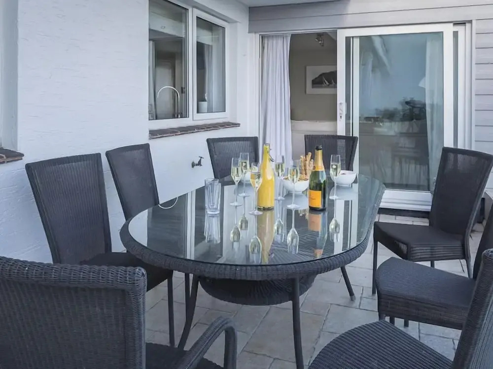 2 Hamstone Court