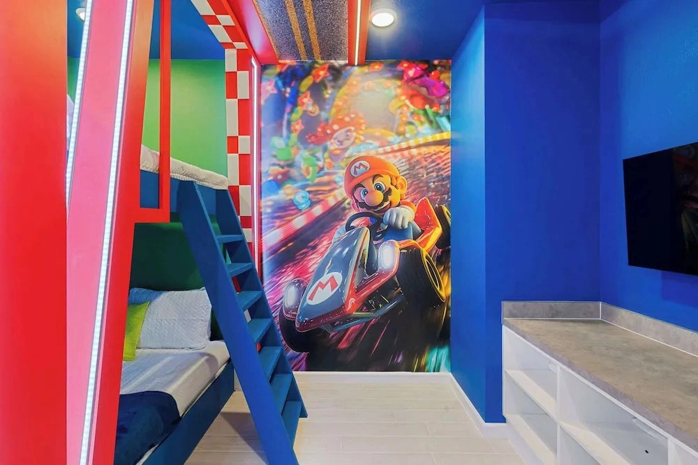 Themed 10bd Family Home w/ Private Pool & Game Room