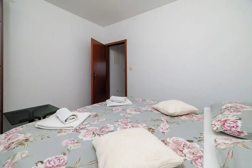 Apartments Snjezana