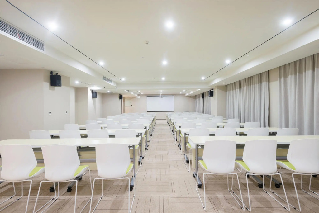 Ji Hotel Xinxiang Fat Donglai Life Plaza Hotel