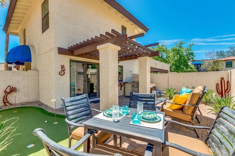 Winston - 2 Br Condo