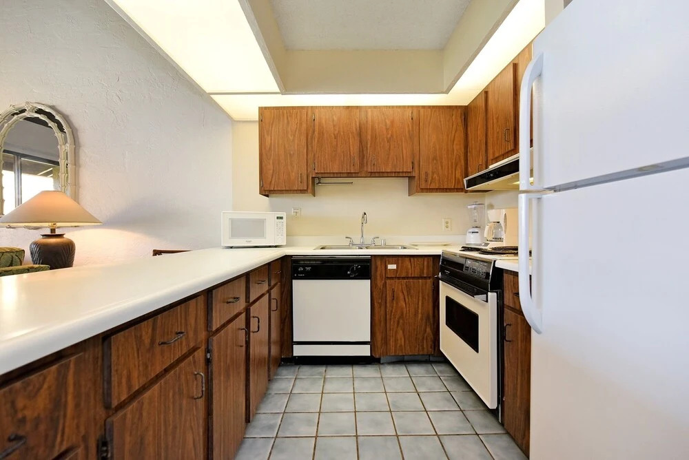 Papakea #d402 3 Bedroom Condo by RedAwning