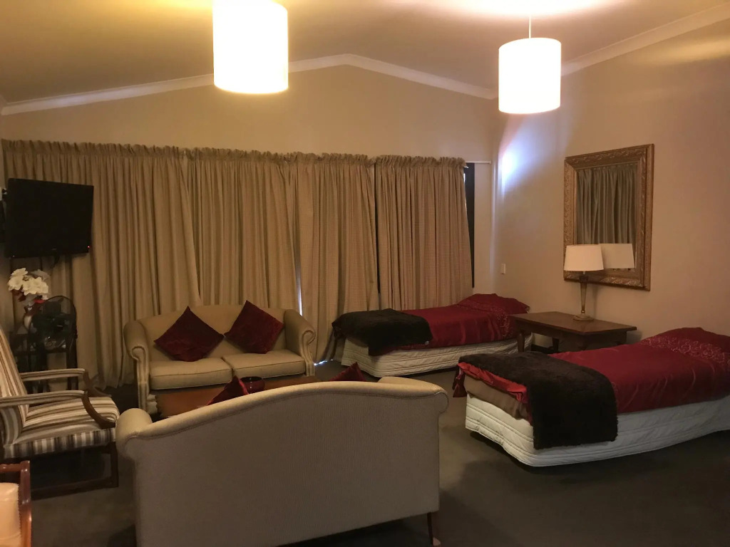 Gateway Motor Inn