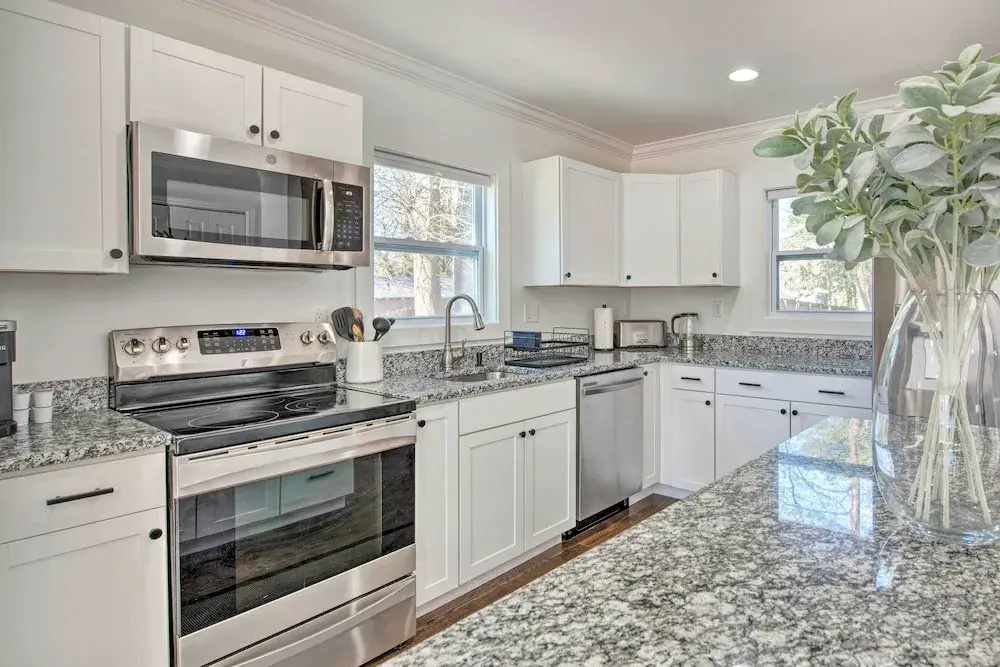 Sleek + Sunny Decatur Home Near Dtwn Atlanta!
