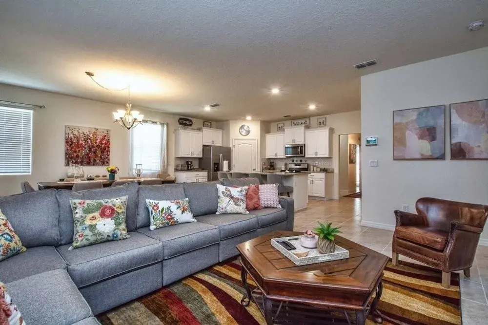 Brand New, Modern Decor, Pool& Spa- 7047sr 7 Bedroom Home by RedAwning