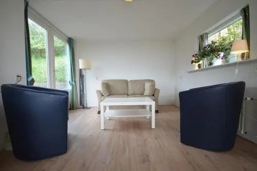 Annes Family Home with private parking
