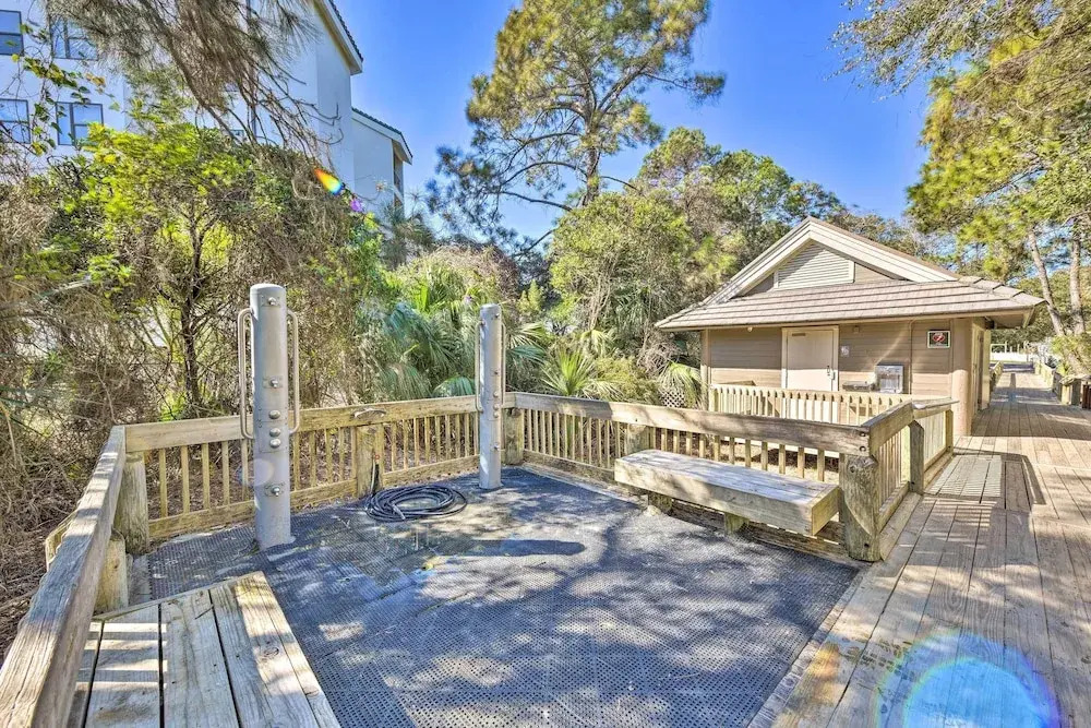 Half-mi to Beach: Hilton Head Condo w/ Lagoon View
