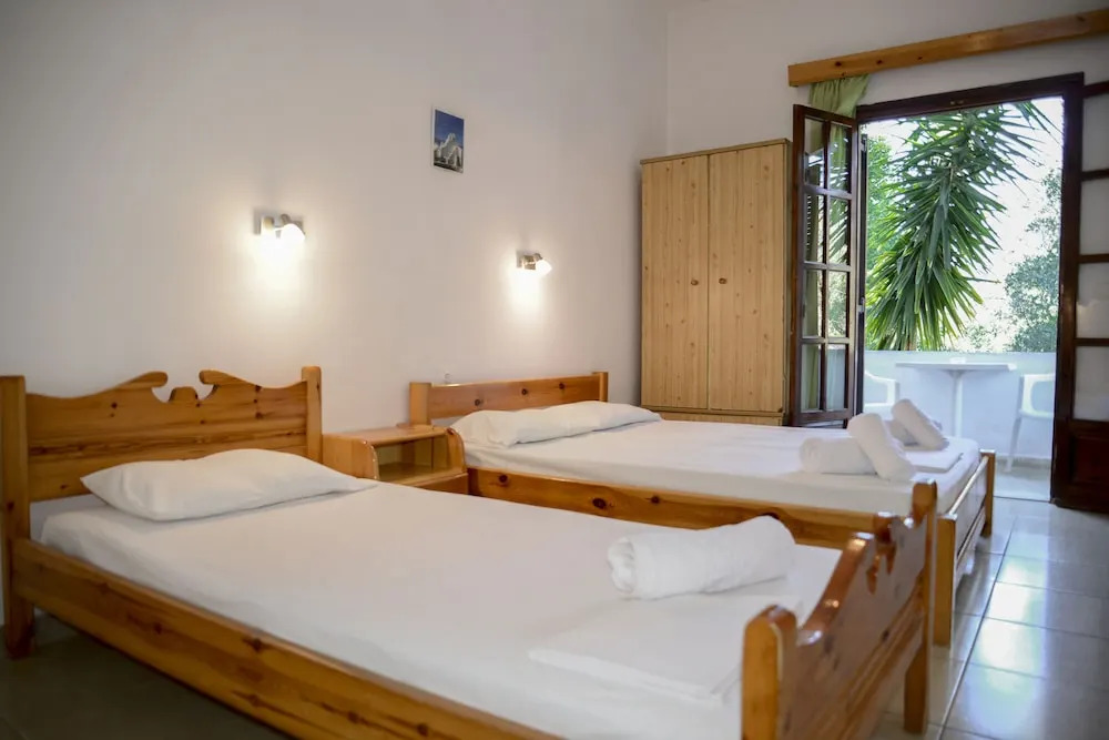 Corfu Room Apartments With big Parking Area