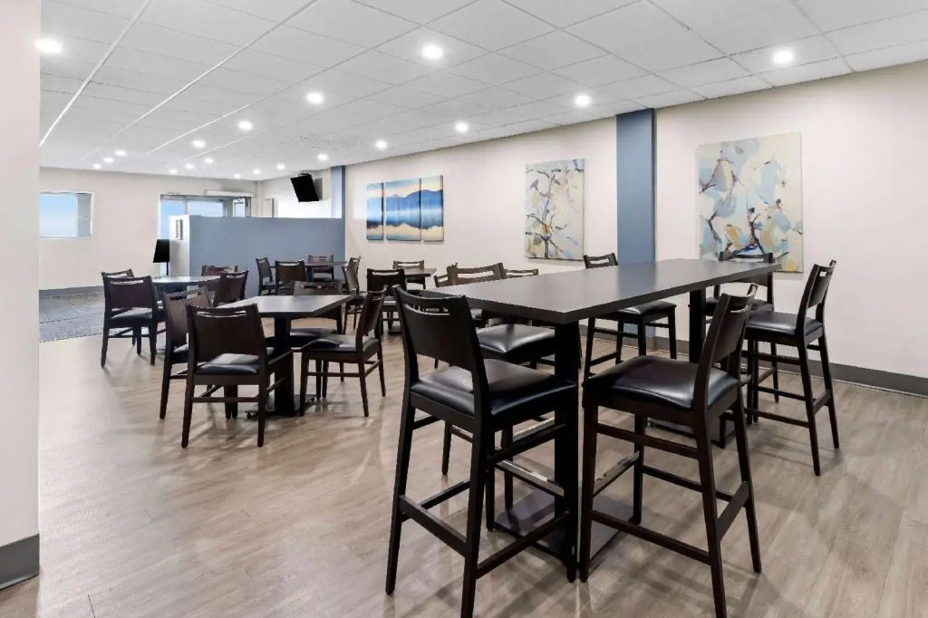 Howard Johnson by Wyndham Thunder Bay