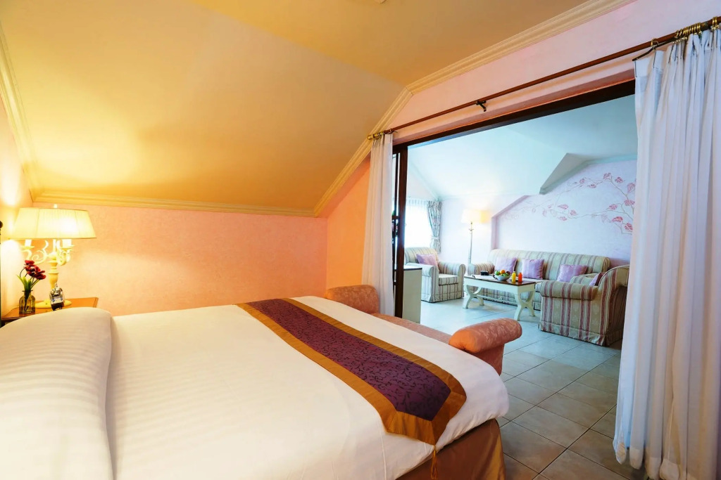 Horseshoe Point Resort