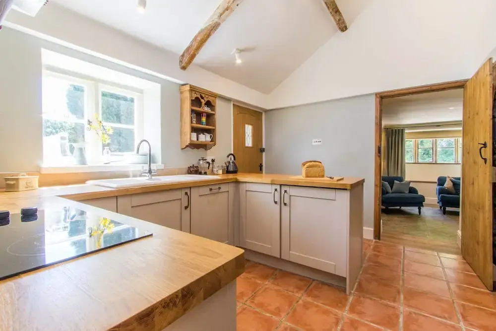 Atherstone Farmhouse & Cottage