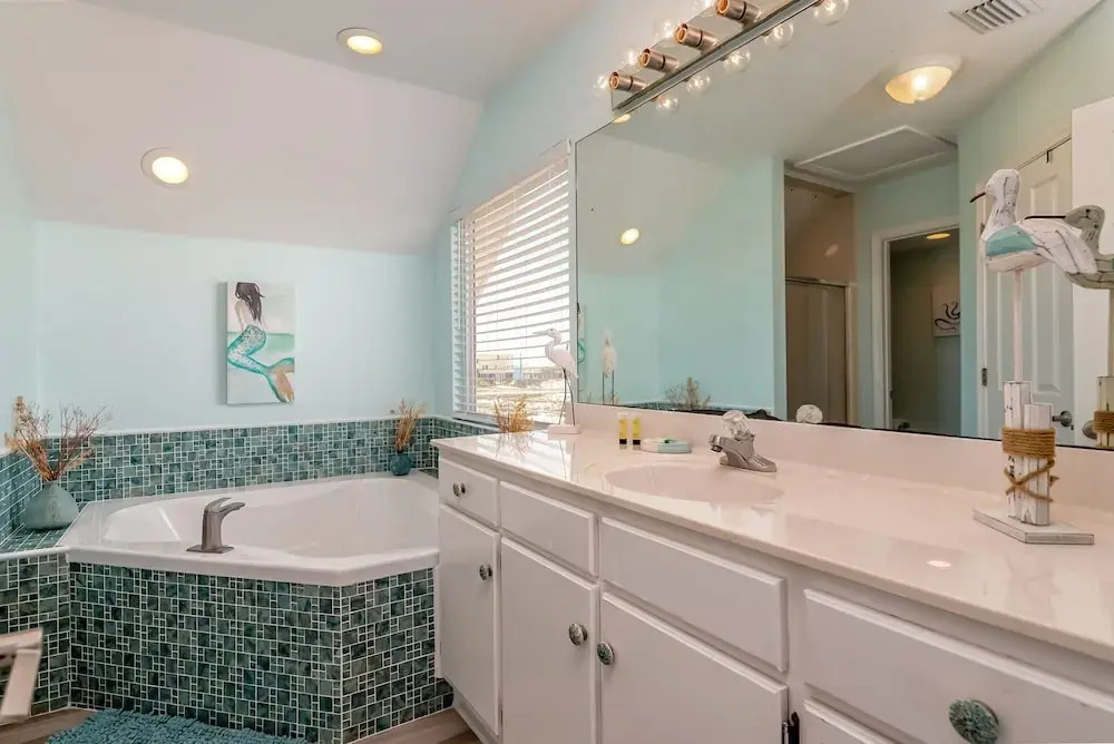 Ohana - Amazing Views! A Short Stroll To Gulf Beach Access, Or Stay Home And Relax In The Hammocks And Ocean Breezes. 3 Bedroom Home by RedAwning