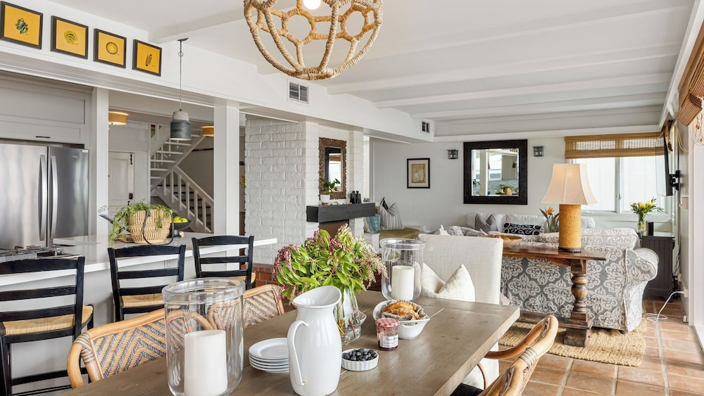 Unbeatable Beachfront Bliss w/ Ocean Views, Luxe Interiors & Patio Beach Road