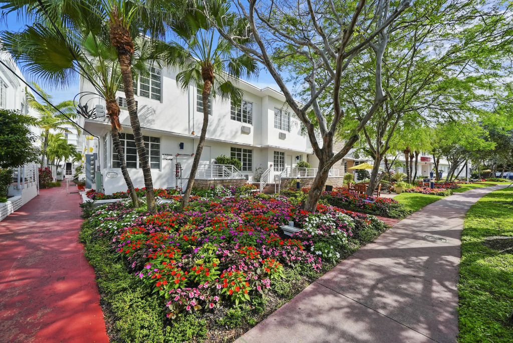Tradewinds Apartment Hotel Miami Beach