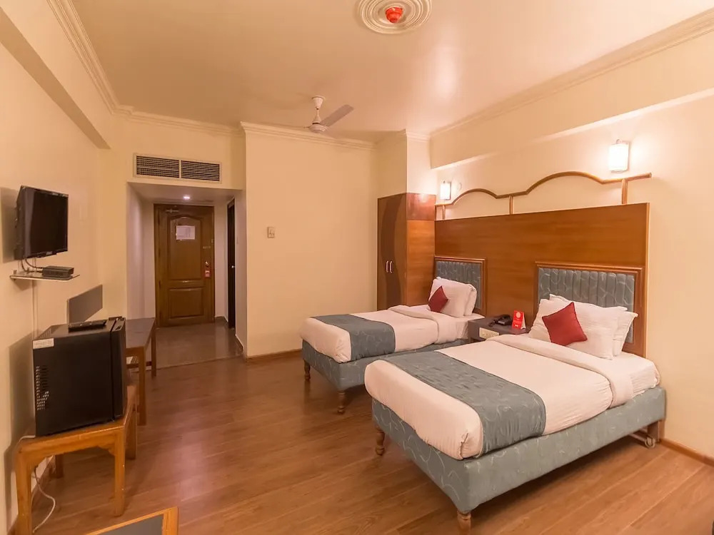 OYO 8450 Hotel Grand Starline