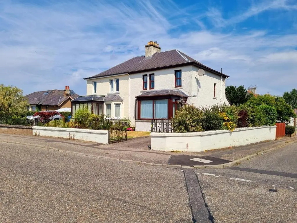 Inverness City 3 bedroom house free parking